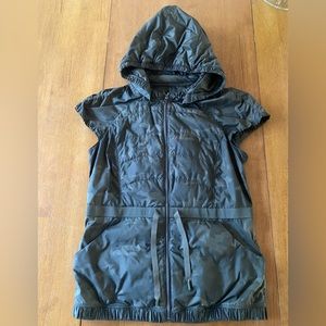 Lululemon athletica capped sleeve vest with hood